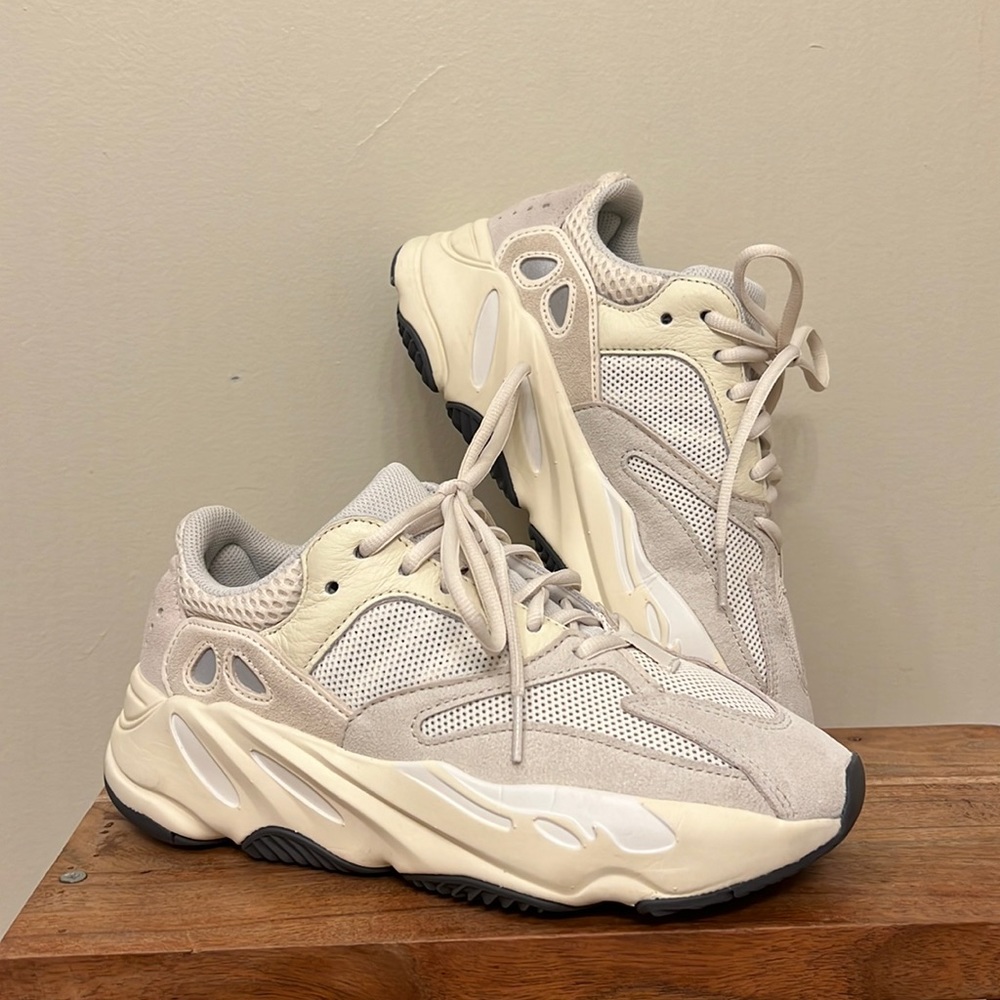 Yeezy Boost 700 ‘Analog’